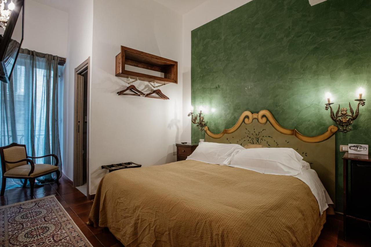 לינה וארוחת בוקר סירקוזה Palazzo Giunta - Porta Marina Ortigia מראה חיצוני תמונה