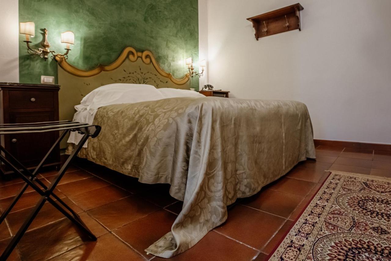 לינה וארוחת בוקר סירקוזה Palazzo Giunta - Porta Marina Ortigia מראה חיצוני תמונה