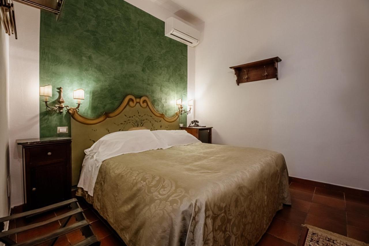 לינה וארוחת בוקר סירקוזה Palazzo Giunta - Porta Marina Ortigia מראה חיצוני תמונה