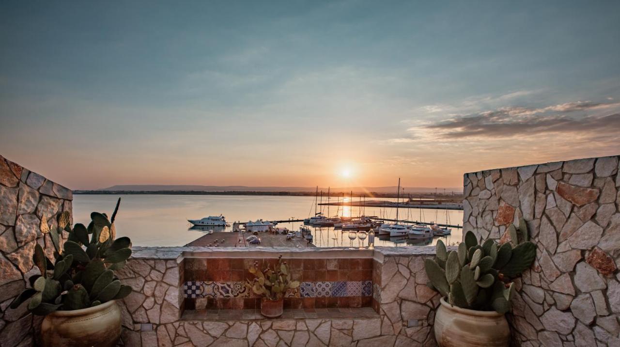 לינה וארוחת בוקר סירקוזה Palazzo Giunta - Porta Marina Ortigia מראה חיצוני תמונה